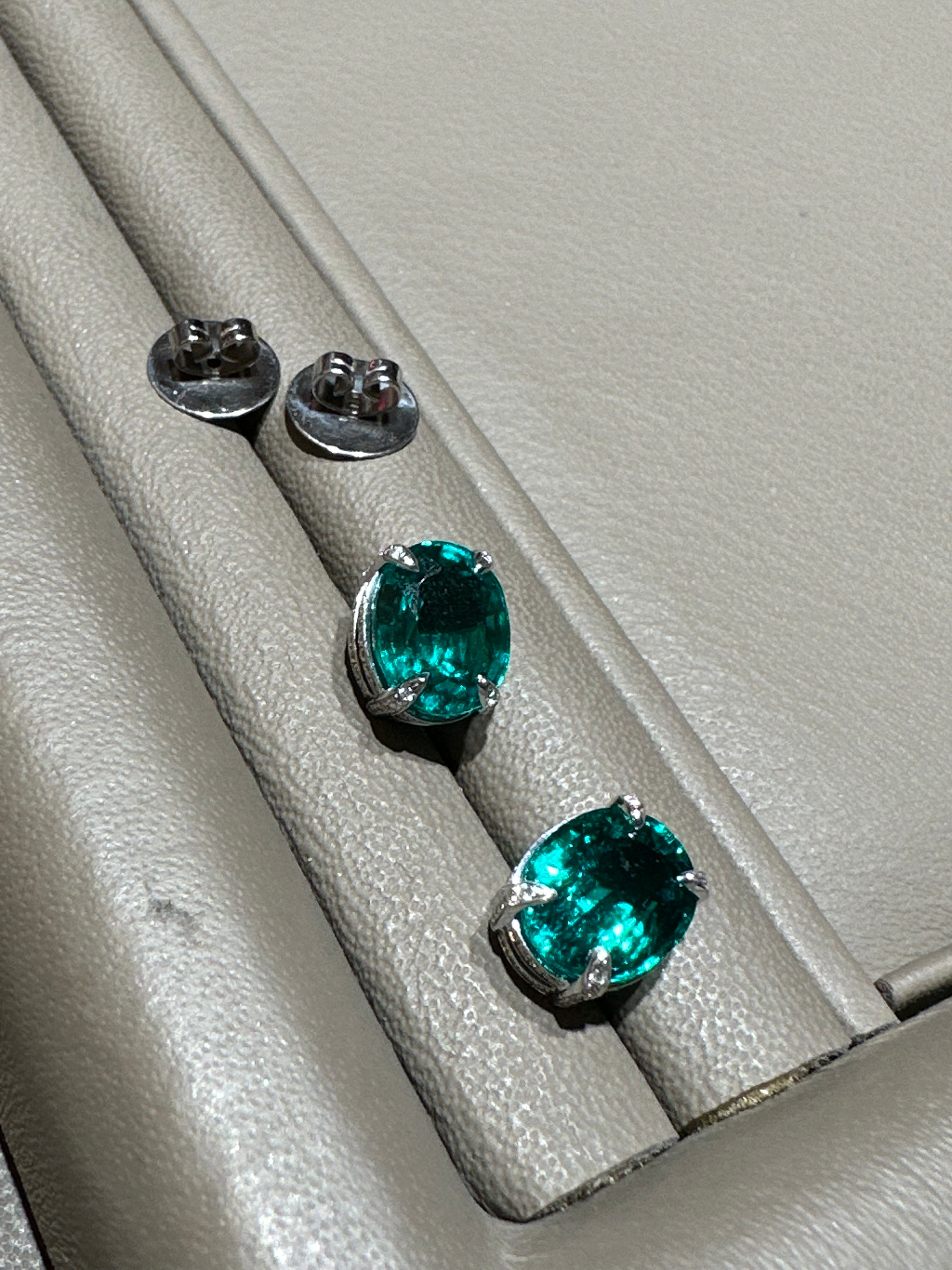 Earrings stud Faye Emerald
