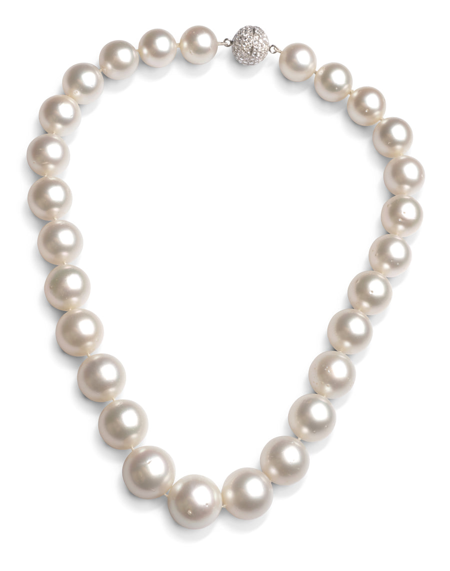 Necklace 27 South Sea Pearls