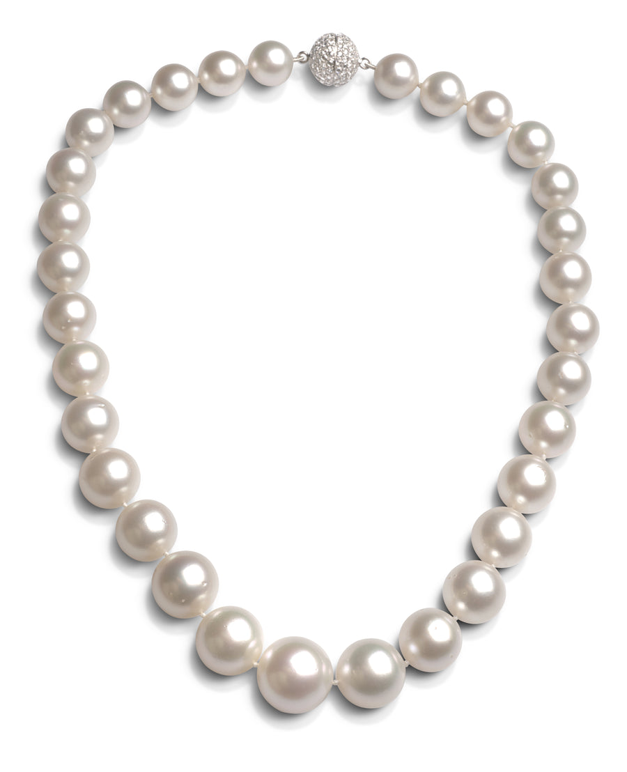Necklace 31 South Sea Pearls