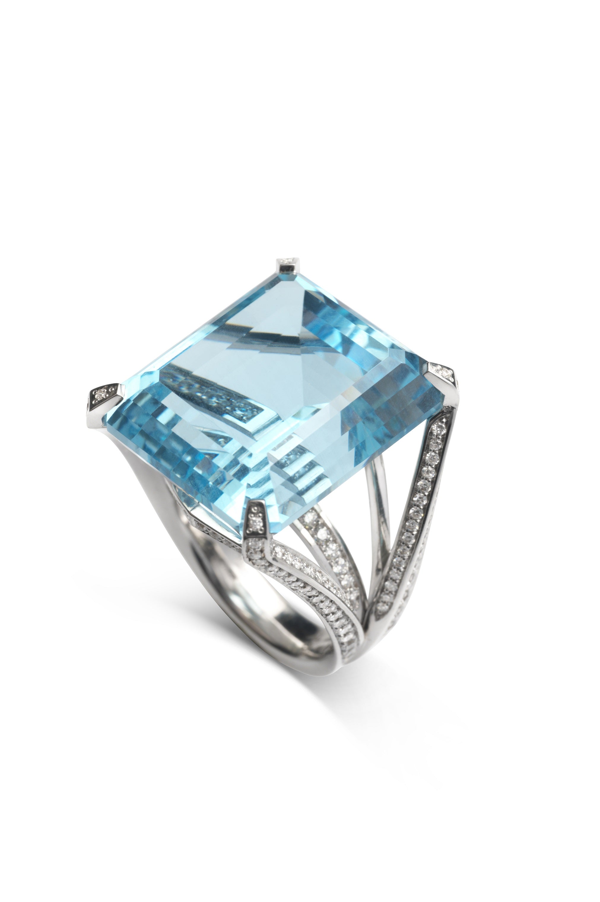 Ring Aquamarine 43,86ct